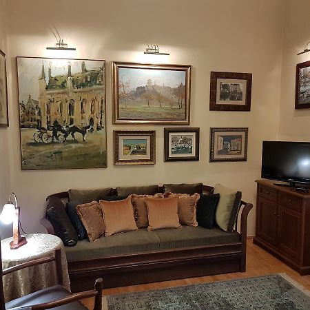 Classic Style Apartment Belgrad Exteriör bild