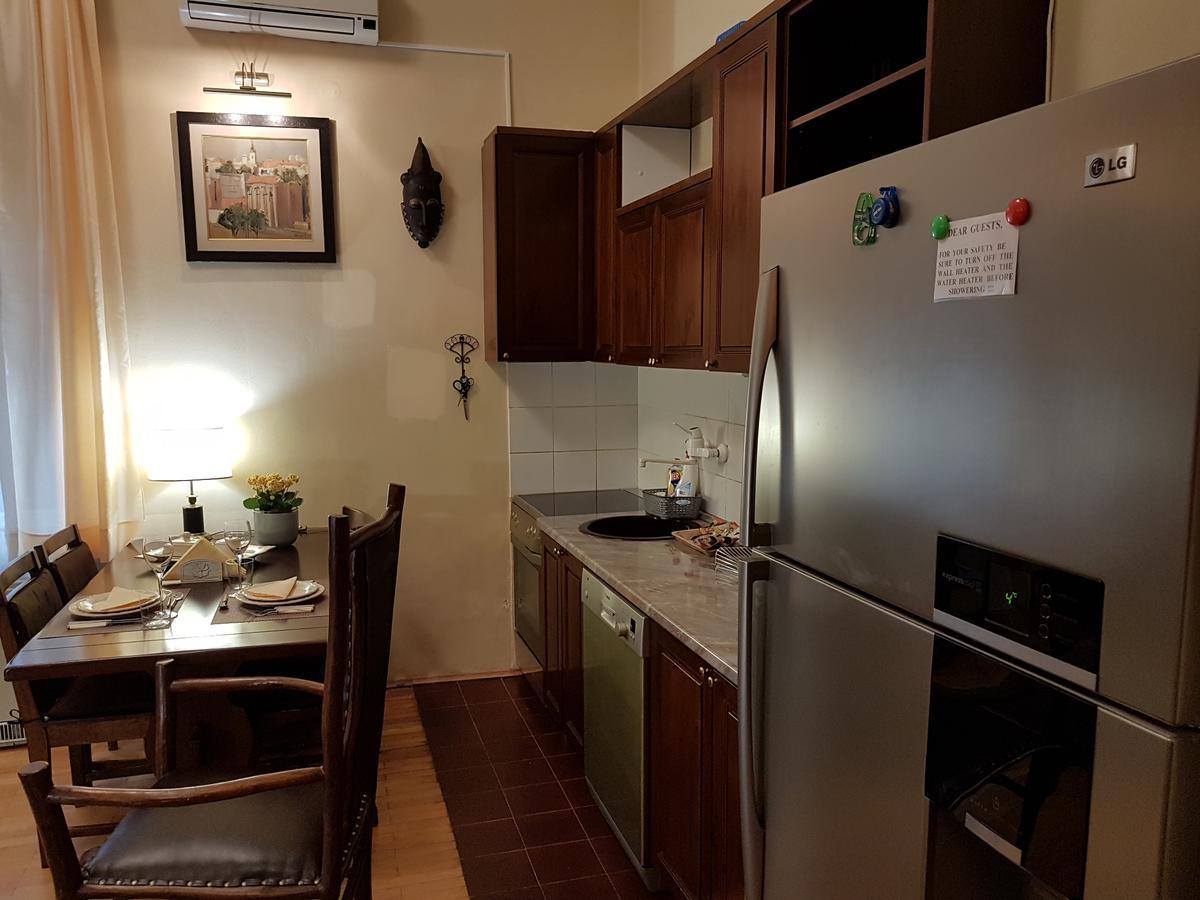 Classic Style Apartment Belgrad Exteriör bild
