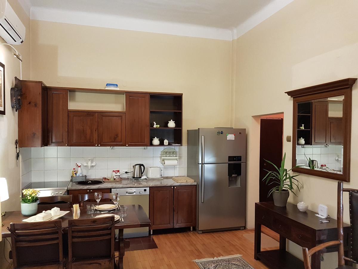 Classic Style Apartment Belgrad Exteriör bild