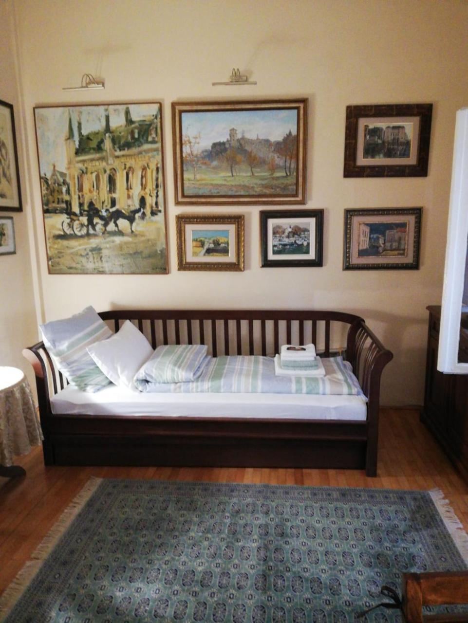 Classic Style Apartment Belgrad Exteriör bild