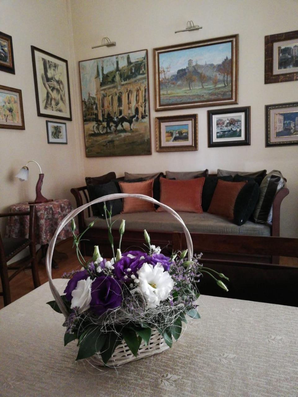Classic Style Apartment Belgrad Exteriör bild